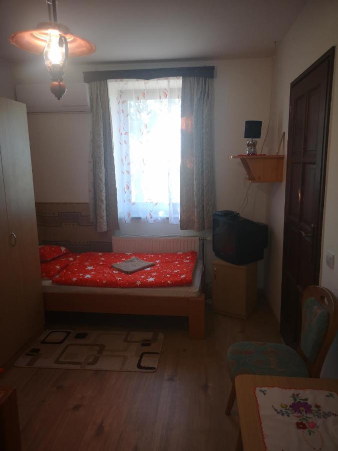 Eszter-Haz Vendeghaz Kerekegyhaza Hotel Zewnętrze zdjęcie