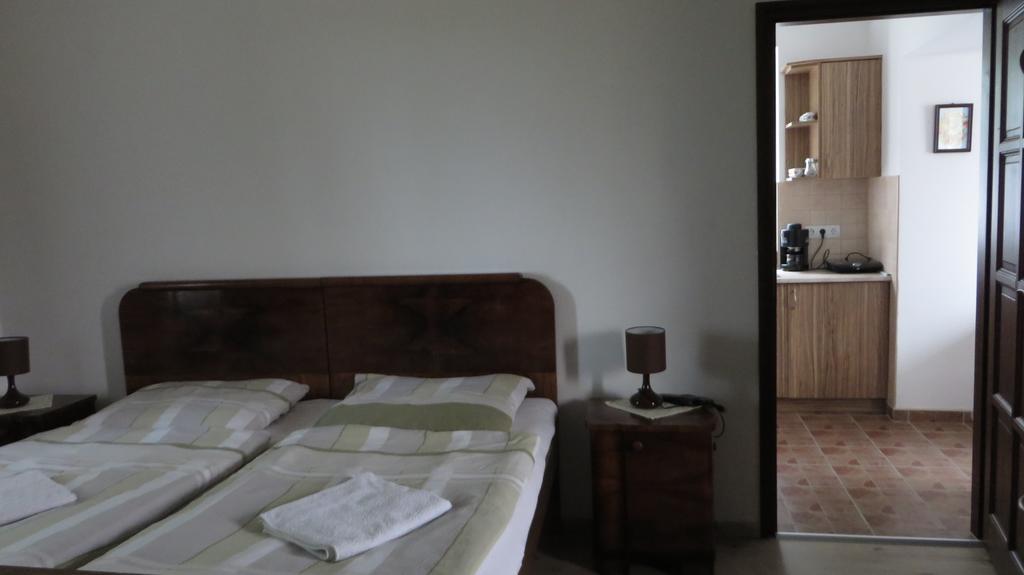 Eszter-Haz Vendeghaz Kerekegyhaza Hotel Zewnętrze zdjęcie
